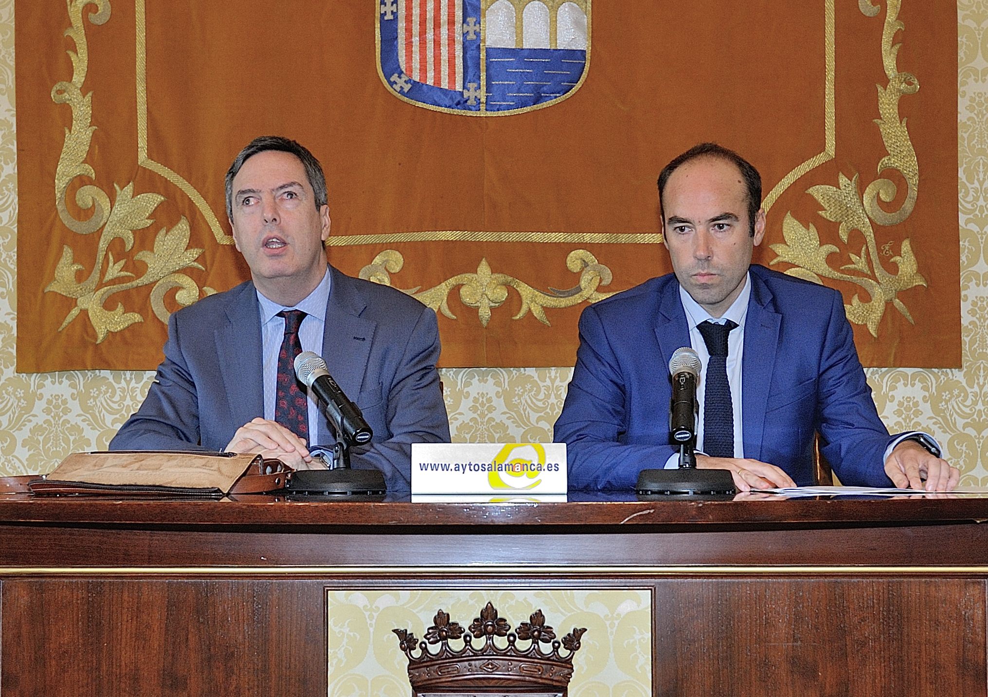 El concejal de Deportes y el Vicedecano del Grado en CC. de la Activ. fisica y del deporte (upsa)