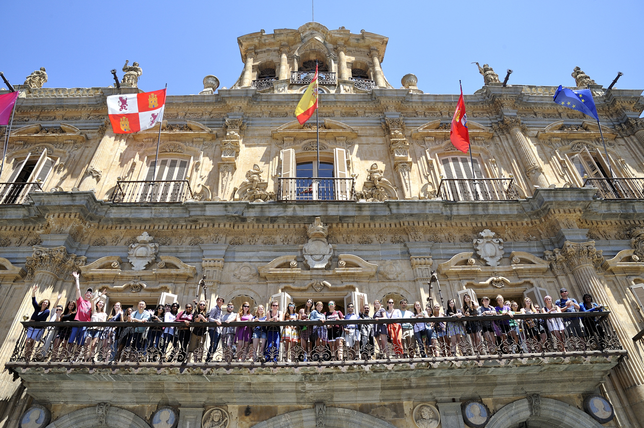 El Ayuntamiento de Salamanca aprueba la concesion de nueve becas a jovenes universitarios