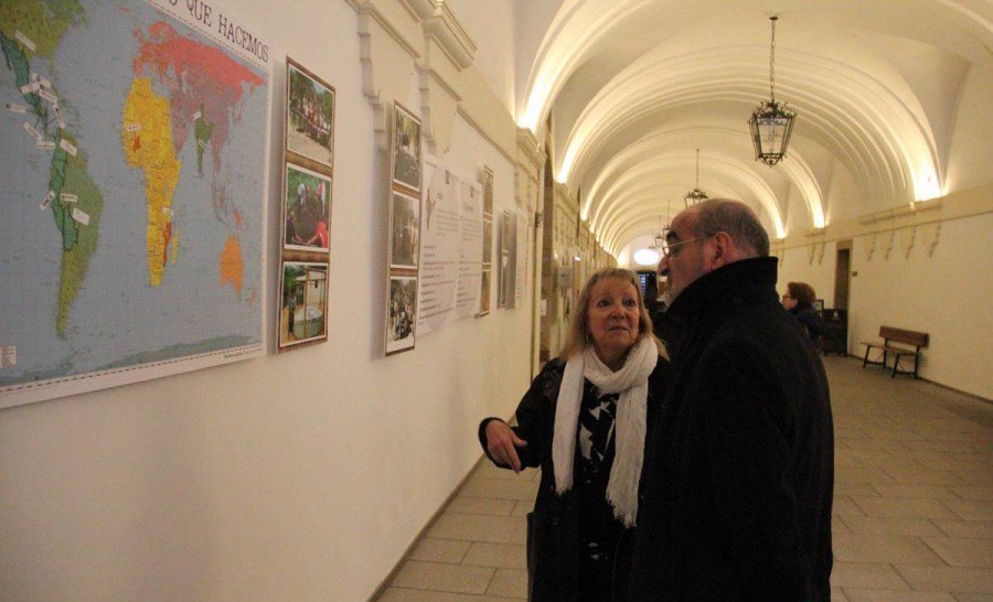 Cristina Klimowitz ha inaugurado esta muestra en la Universidad Pontificia
