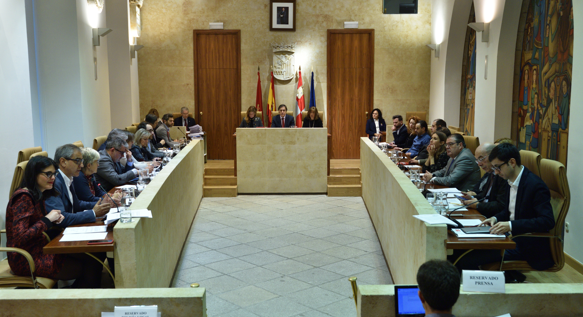 El Pleno ha aprobado hoy la inclusion de clausulas sociales en la contratacion publica