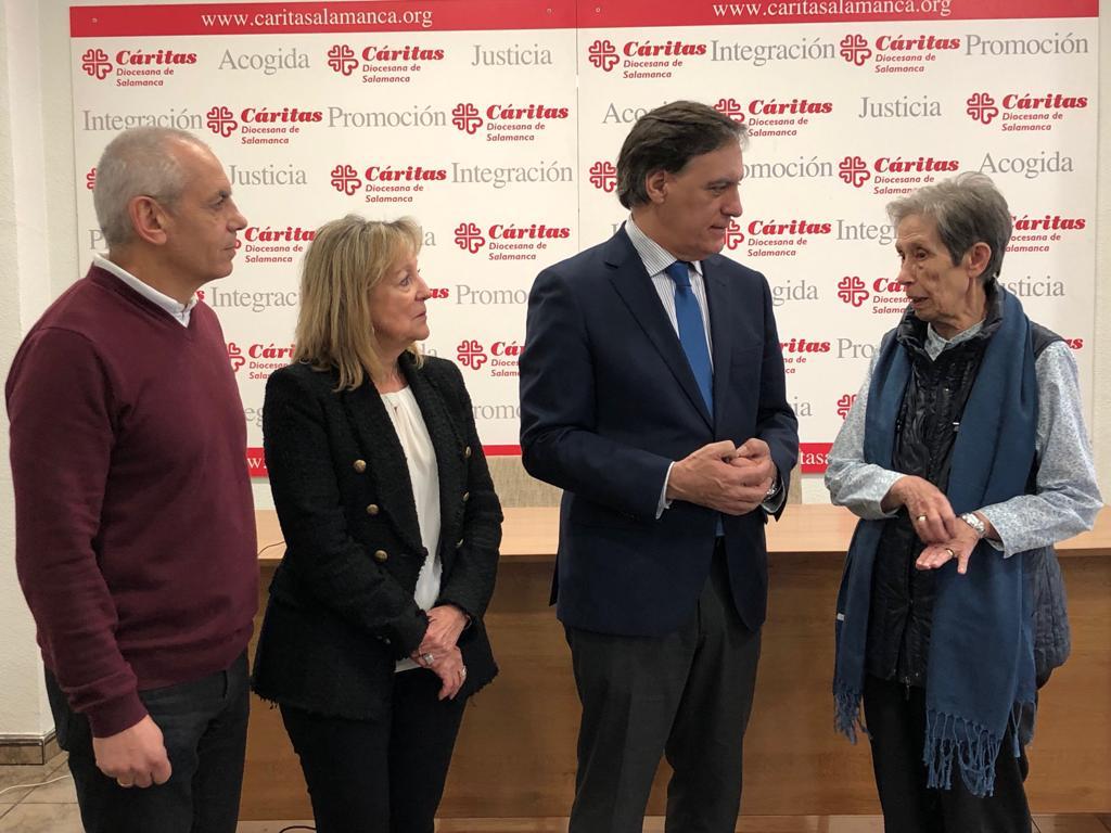 Carlos Garcia Carbayo se ha reunido con la directora de Caritas Diocesana de Salamanca