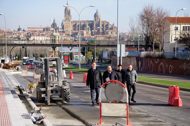 El alcalde de Salamanca  ha visitado esta manana las obras en el acceso sur de la ciudad