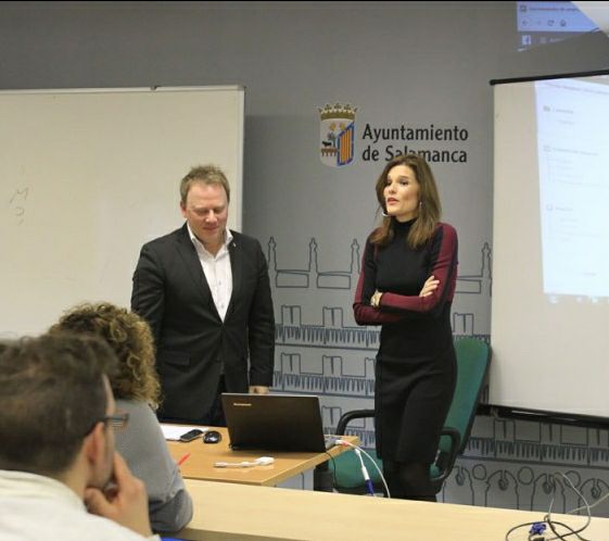 La concejala de Comercio y Consumo  Almudena Parres