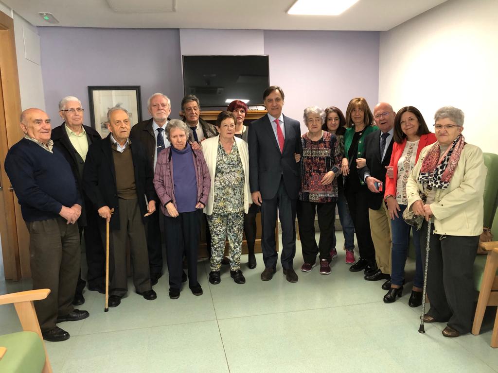 Visita del alcalde a la residencia Boni Mediero de AFA Salamanca