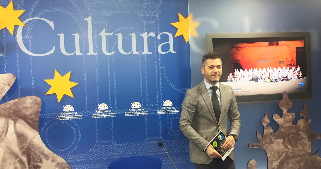 El concejal de Cultura  en la rueda de prensa de presentacion de la programacion