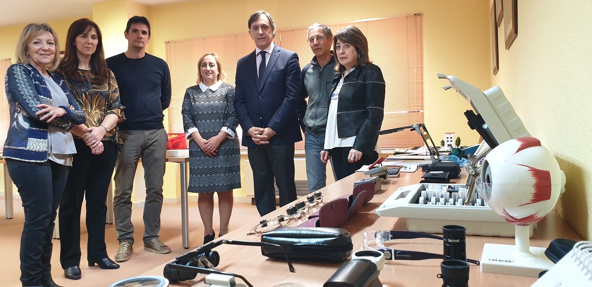 El alcalde de Salamanca  Carlos Garcia Carbayo  mantiene un encuentro con la ONCE