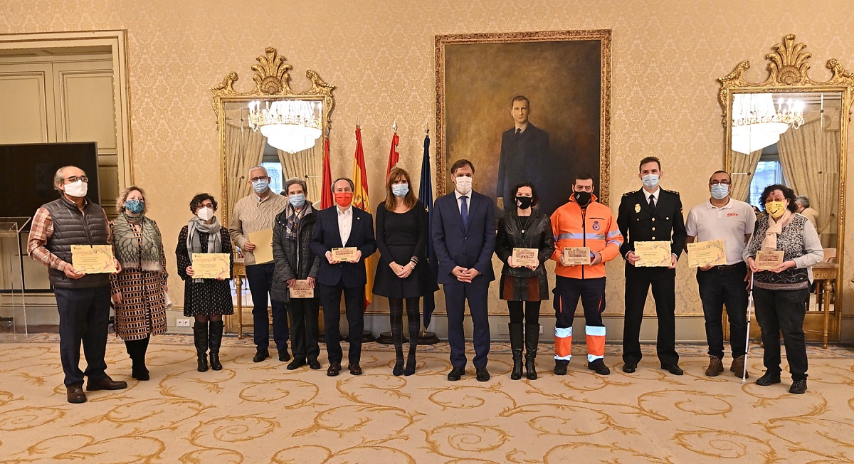 El acto de reconocimiento a los voluntarios ha tenido lugar hoy en el Ayuntamiento