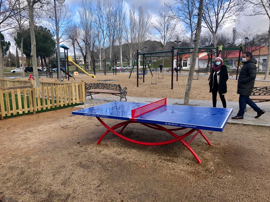 Carlos Garcia Carbayo y Miryam Rodriguez en el Parque de los Gozos y las Sombras