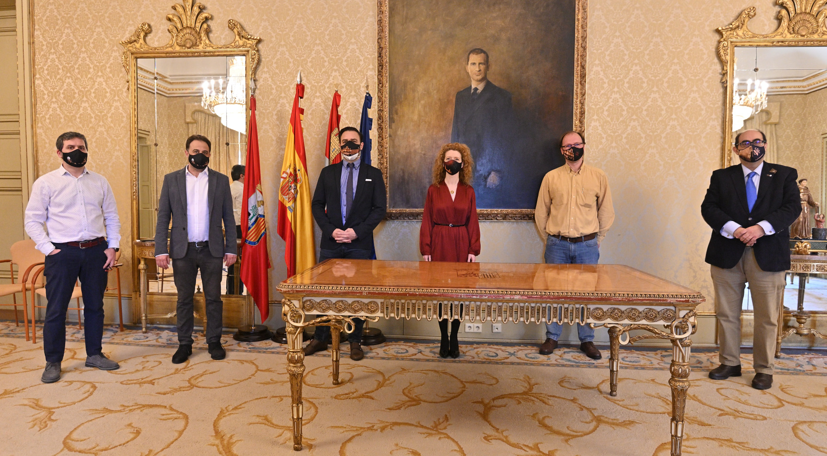 Presentacion de los bonos hoteleros en el Salon de Recepciones