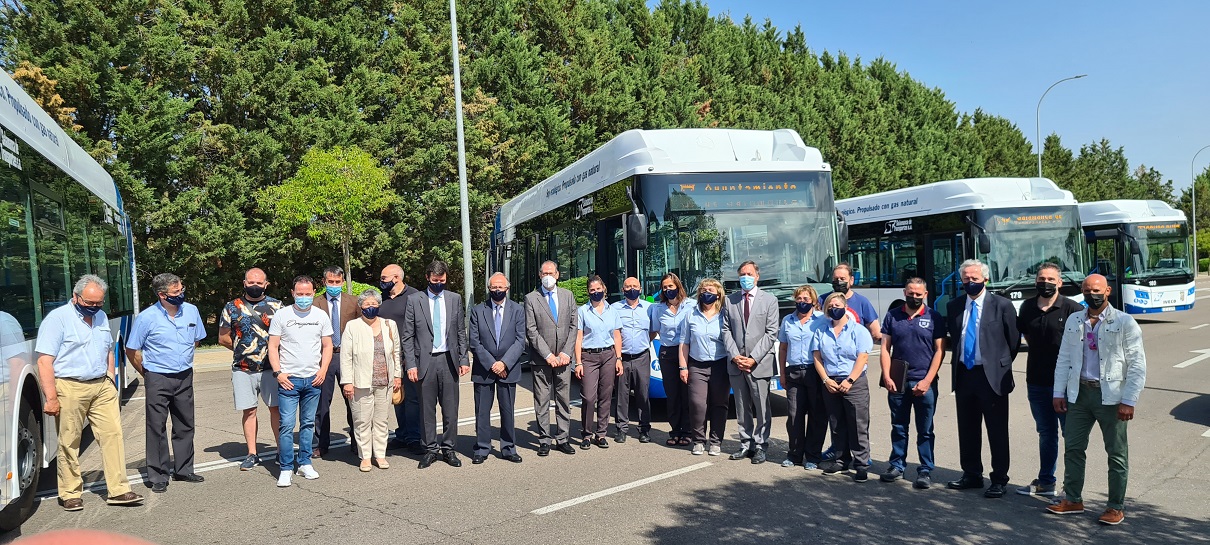 Presentacion de los nuevos autobuses en el barrio de Capuchinos