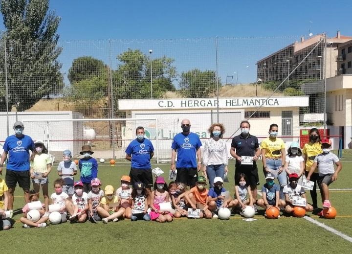 Participantes en el campo de futbol Nemesio Martin  Neme
