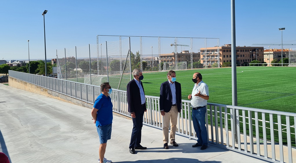 El alcalde y el concejal de Deportes en las instalaciones deportivas de La Salud