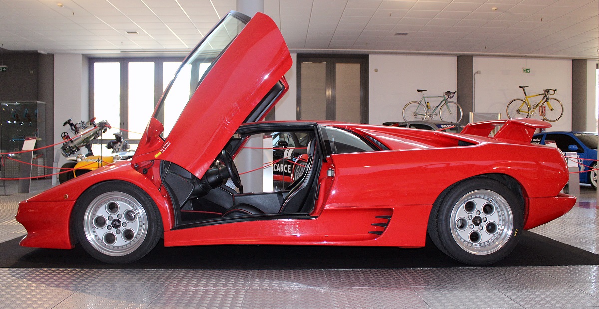 Imagen del Lamborghini Diablo del ano 1991  Pieza del Mes de septiembre