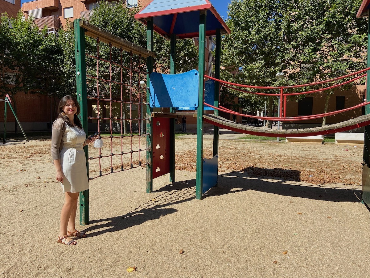 La concejala de Medio Ambiente  Miryam Rodriguez  durante una visita al barrio El Zurguen