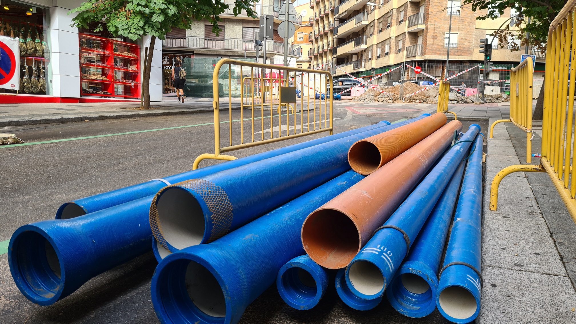 Renovacion de tuberias en la calle Maria Auxiliadora