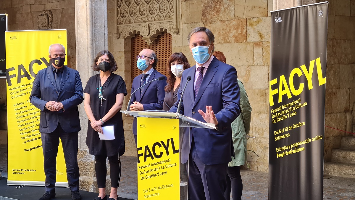 El alcalde de Salamanca  Carlos Garcia Carbayo  en la presentacion del FACYL