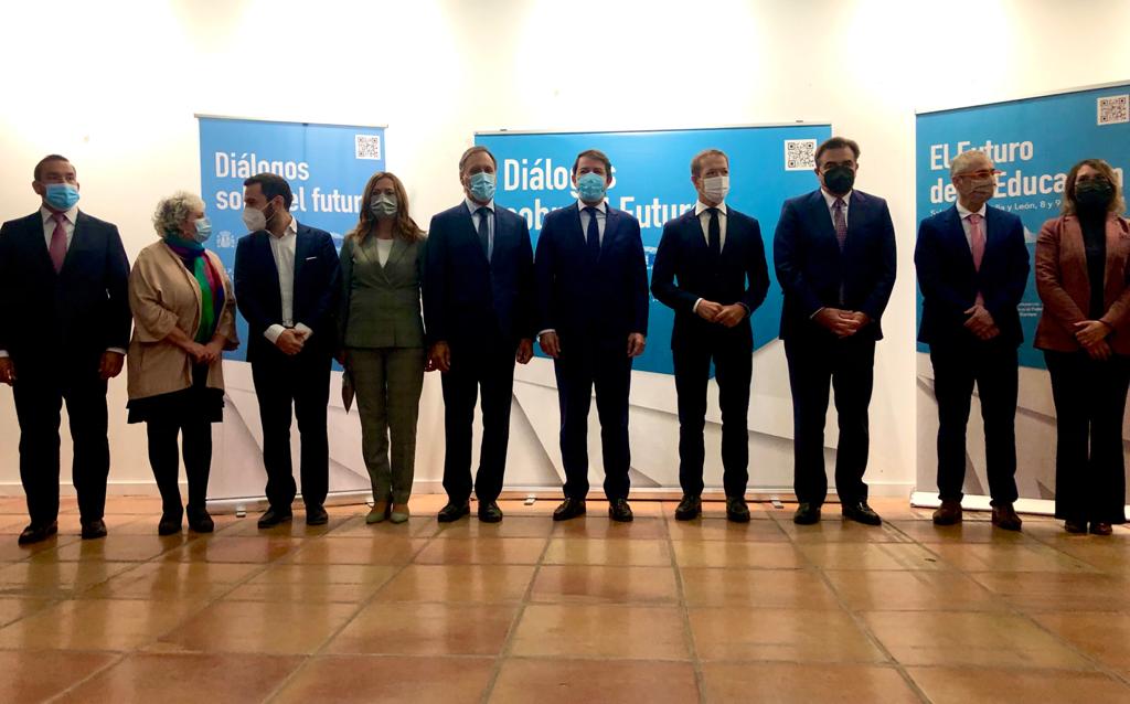 El alcalde en el Foro Nacional sobre el Futuro de la Educacion