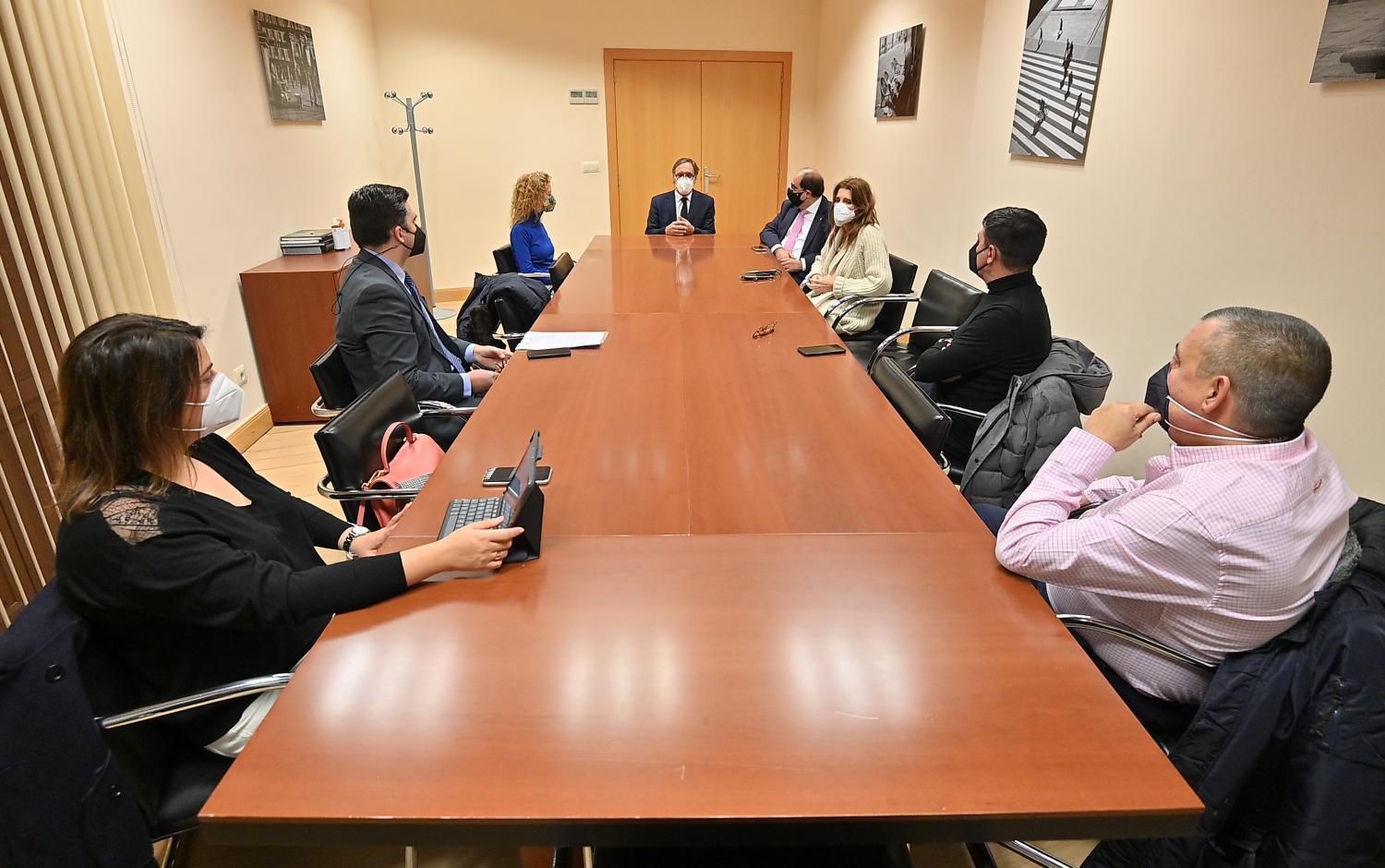 Reunion del alcalde con representantes de trabajadores de Unicaja