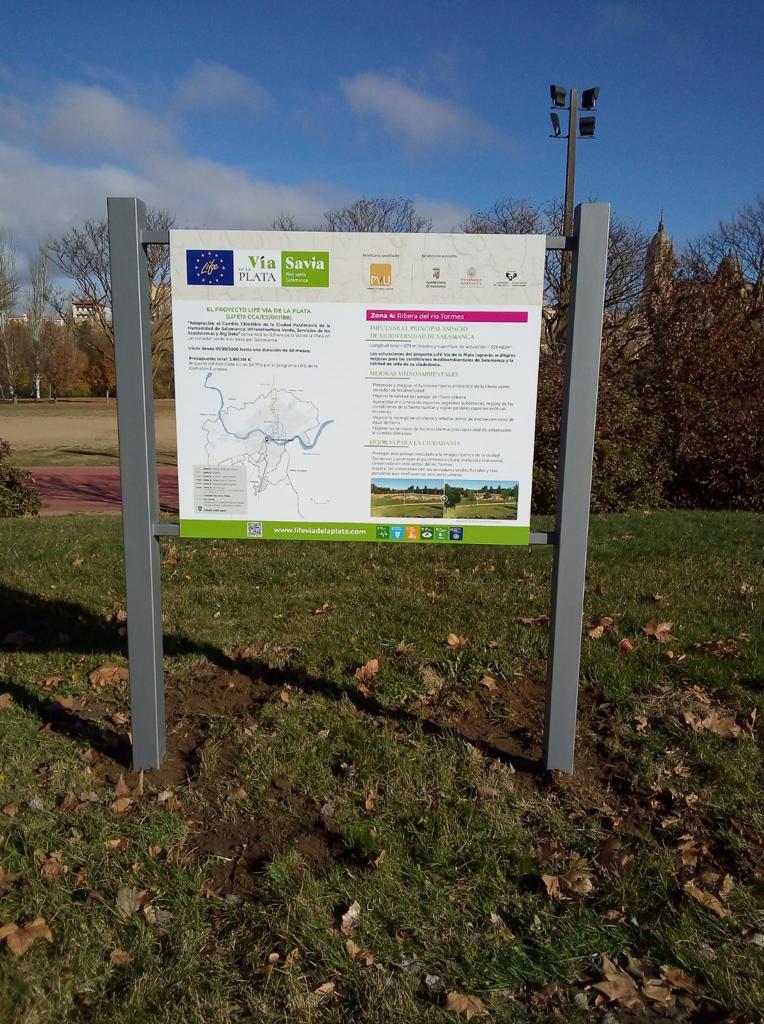 Panel del proyecto LIFE Via de la Plata instalado en Salas Bajas