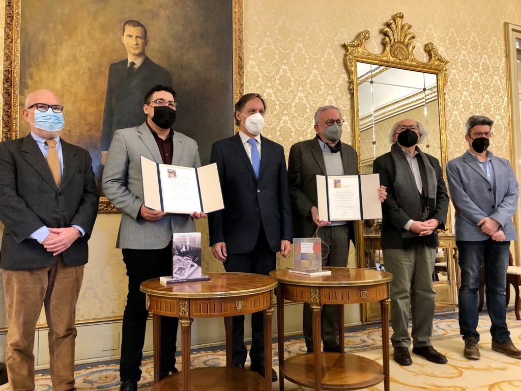 El alcalde en la entrega de los premios de Novela y Poesia