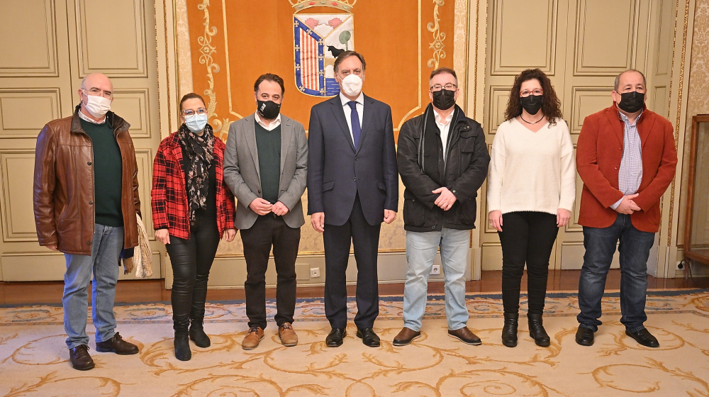 Presentacion de la renovacion del convenio con las escuelas de espanol