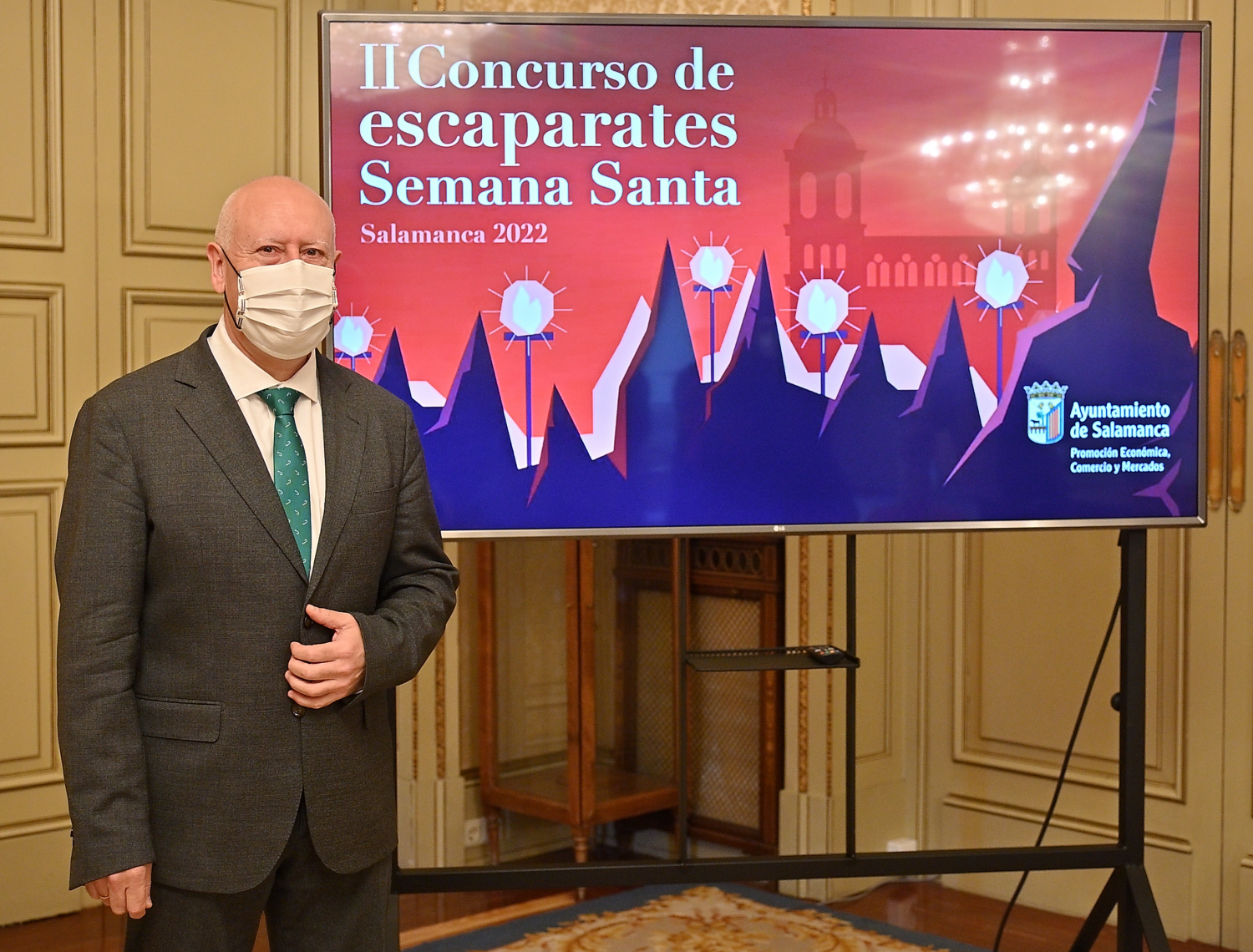 El concejal de Comercio  Juan Jose Sanchez  durante la presentacion del concurso