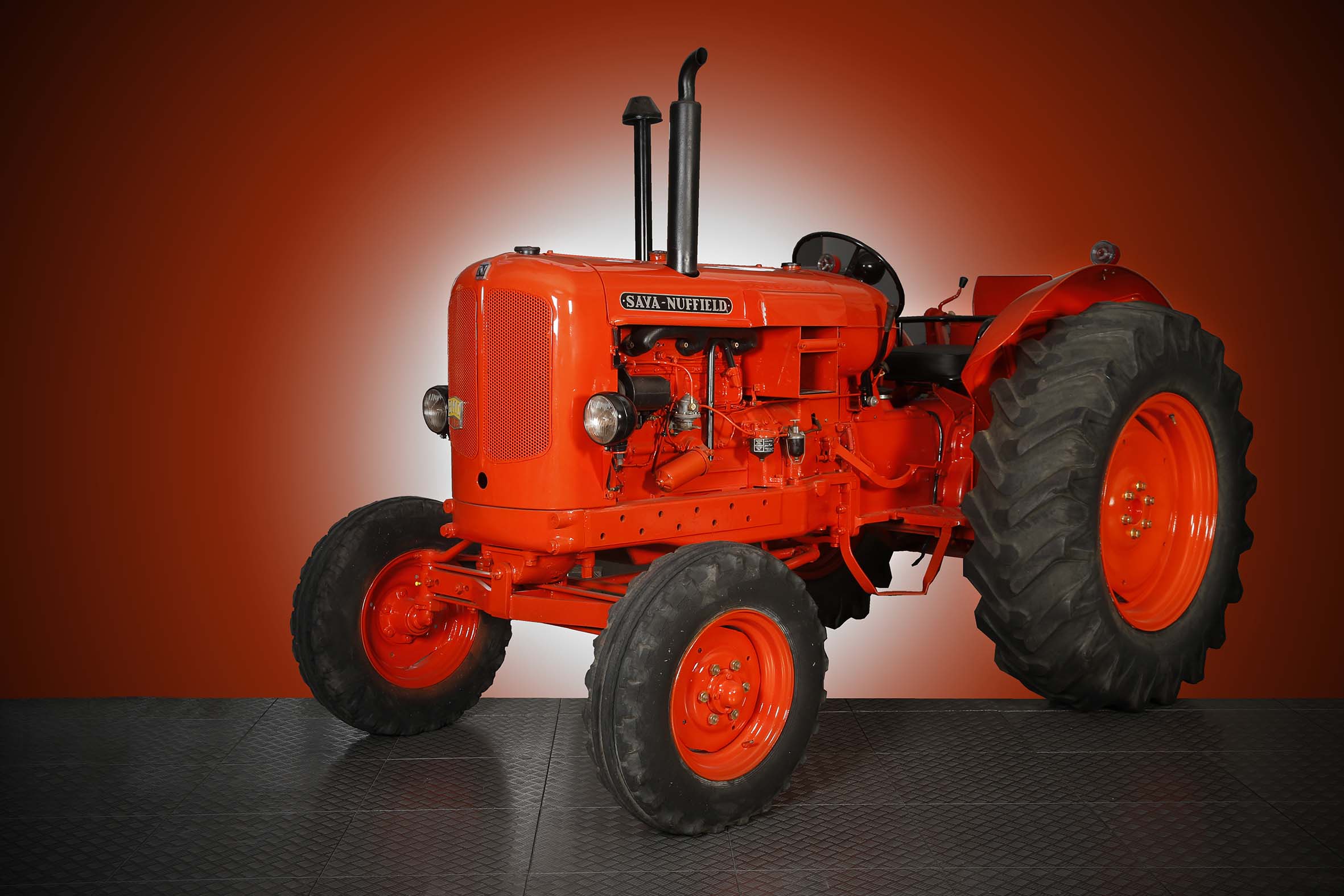 Tractor Sava-Nuffield 10 60 standard del ano 1967