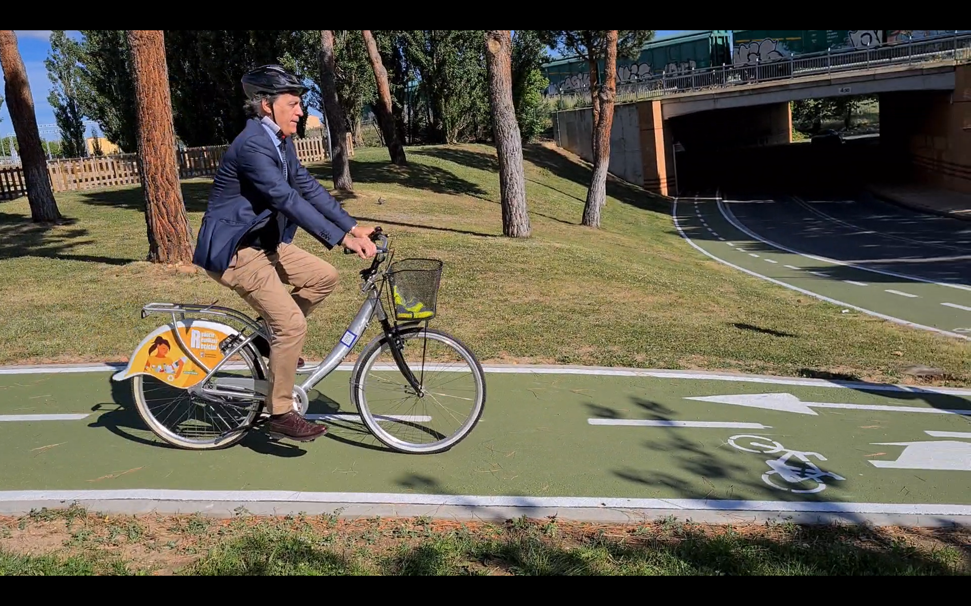 Visita a los nuevos tramos del carril bici en los barrios