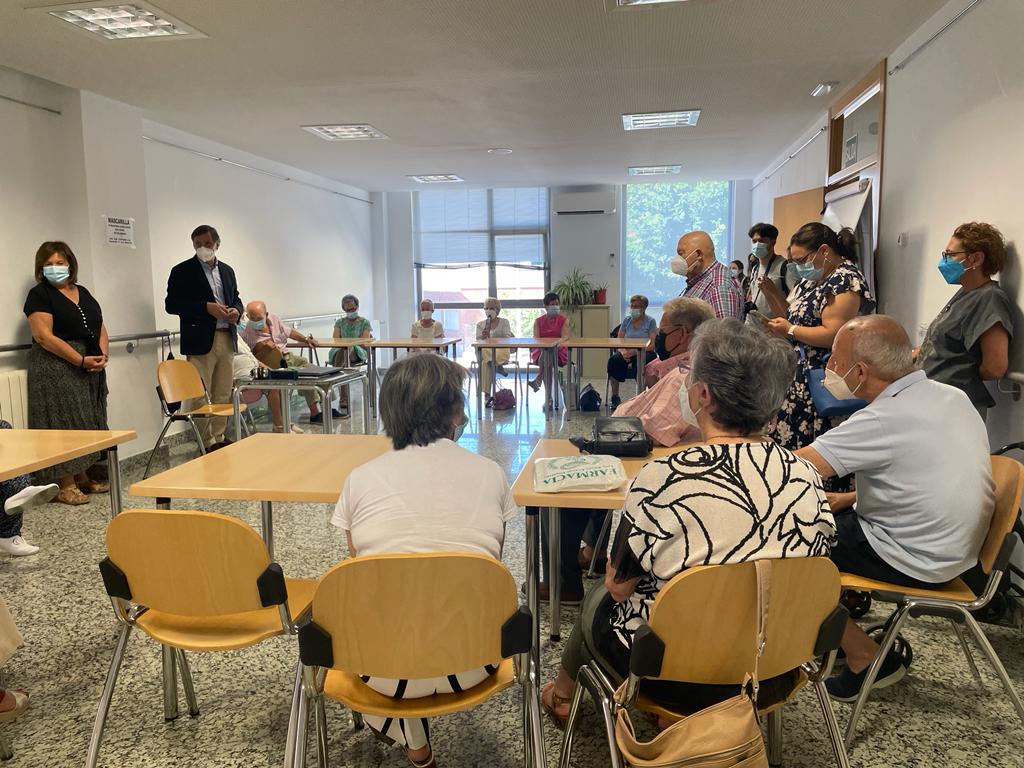 El Ayuntamiento organizara cafes tertulia para mayores a partir de otono