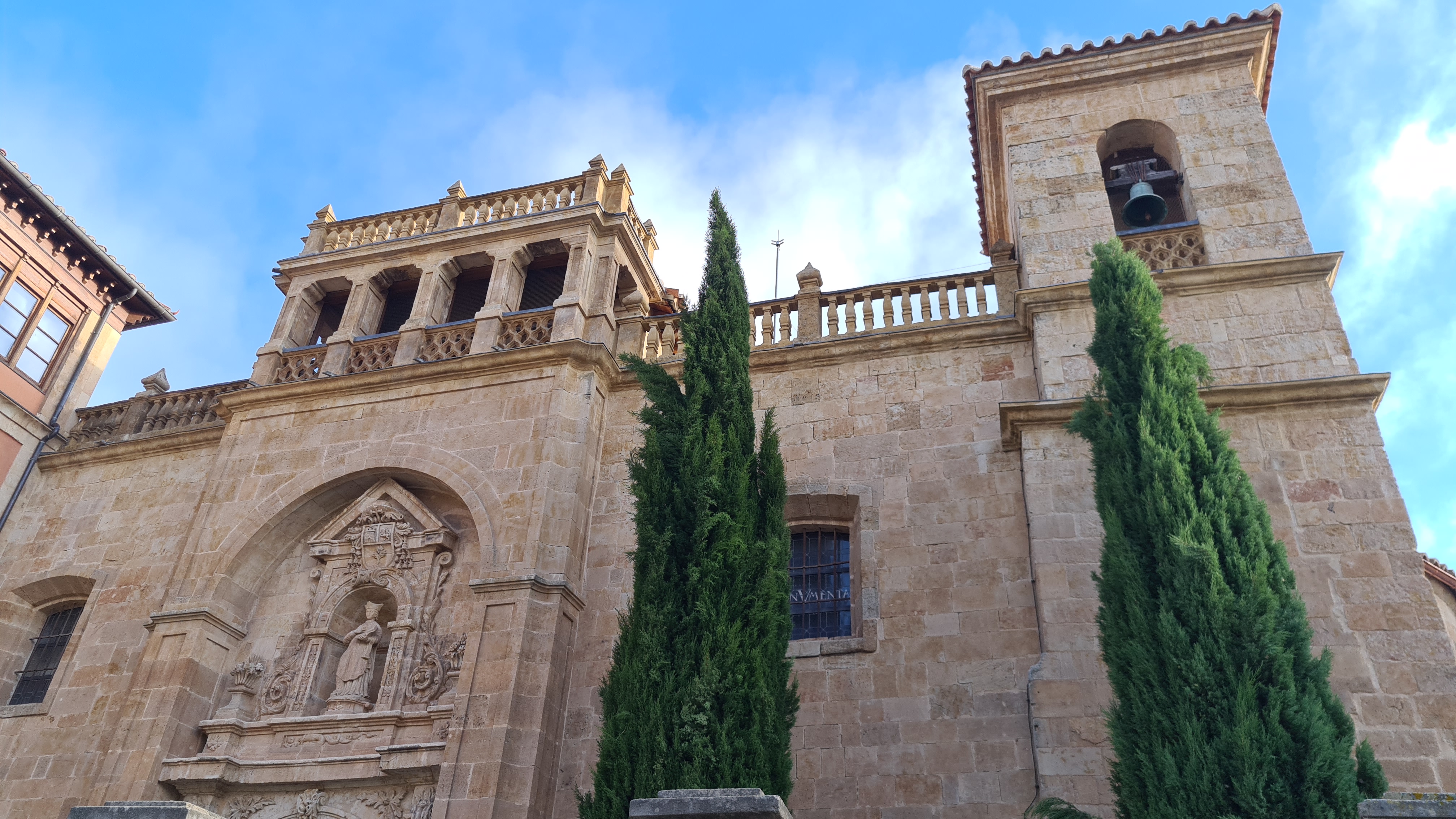 Acondicionamiento de la fachada de la iglesia de San Millan