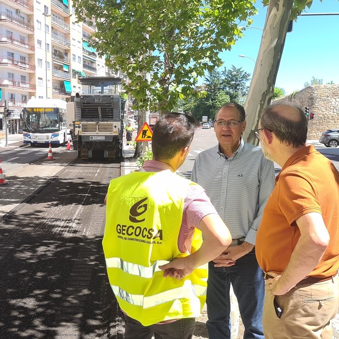 Renovacion del firme en el Paseo de San Vicente