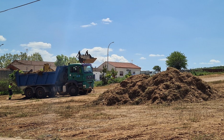 Limpiados mas de 317.000 metros cuadrados de solares municipales