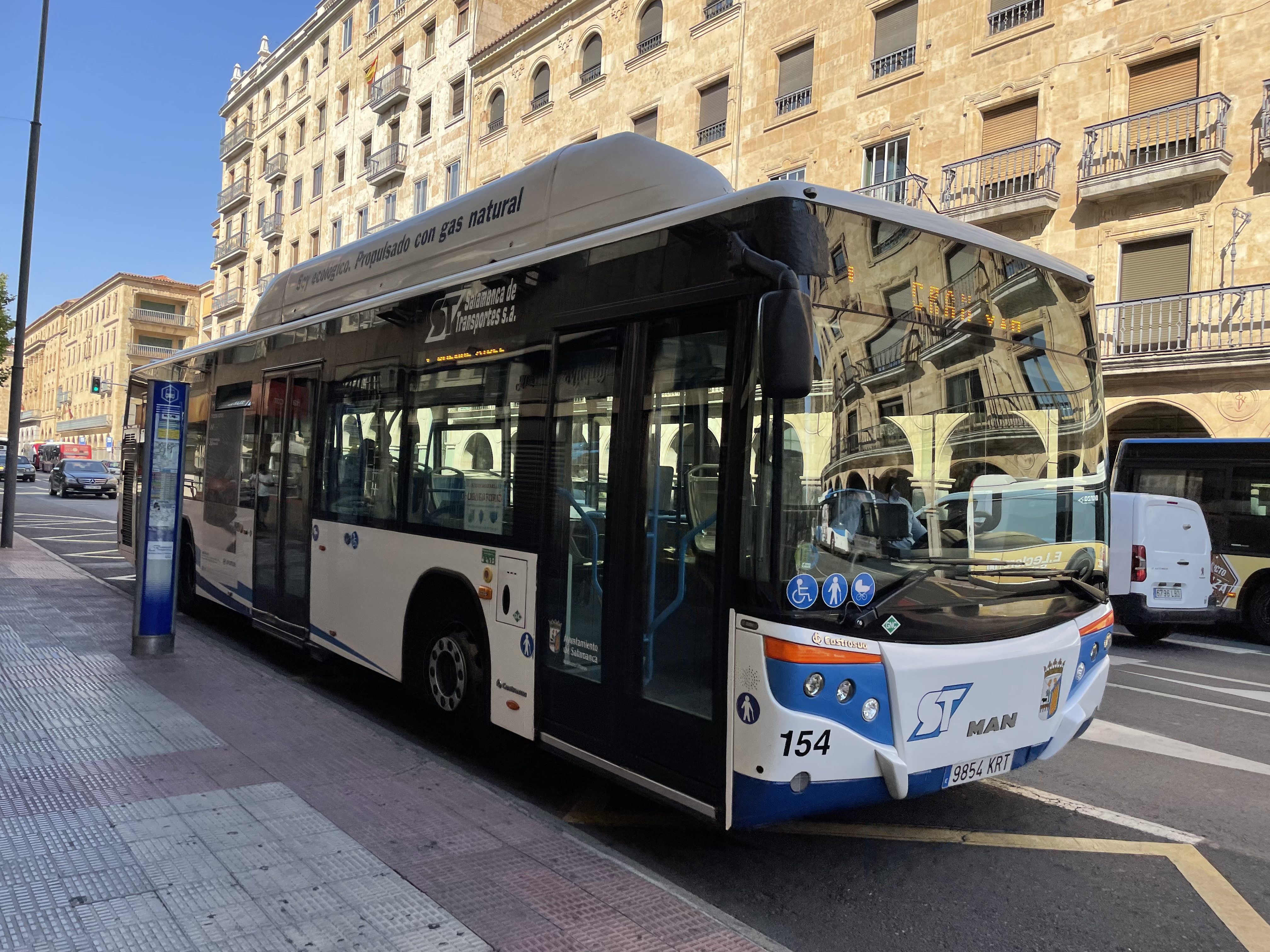 El Ayuntamiento aplica desde manana la reduccion del 30  en las tarifas del bus urbano