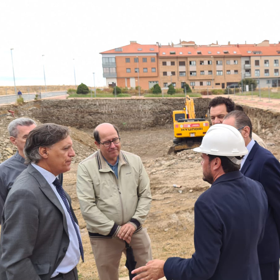 Visita las obras de la nueva promocion de vivienda publica de Pizarrales