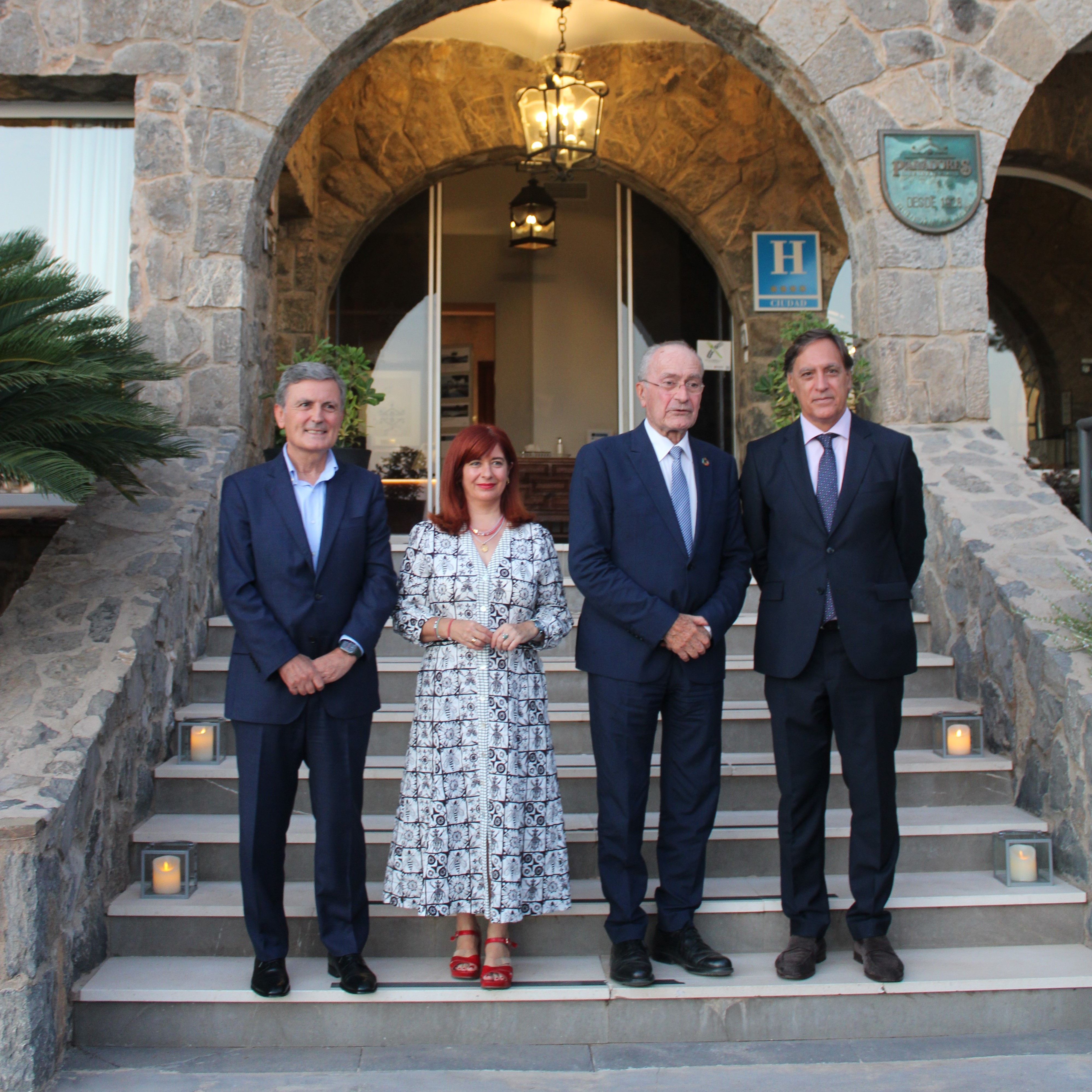 Carlos Garcia Carbayo junto al presidente de Paradores y los alcaldes de Ubeda y Malaga