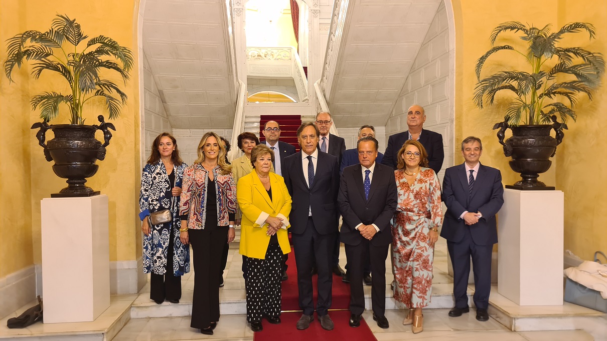 Participantes en la recepcion en el Ayuntamiento de Salamanca
