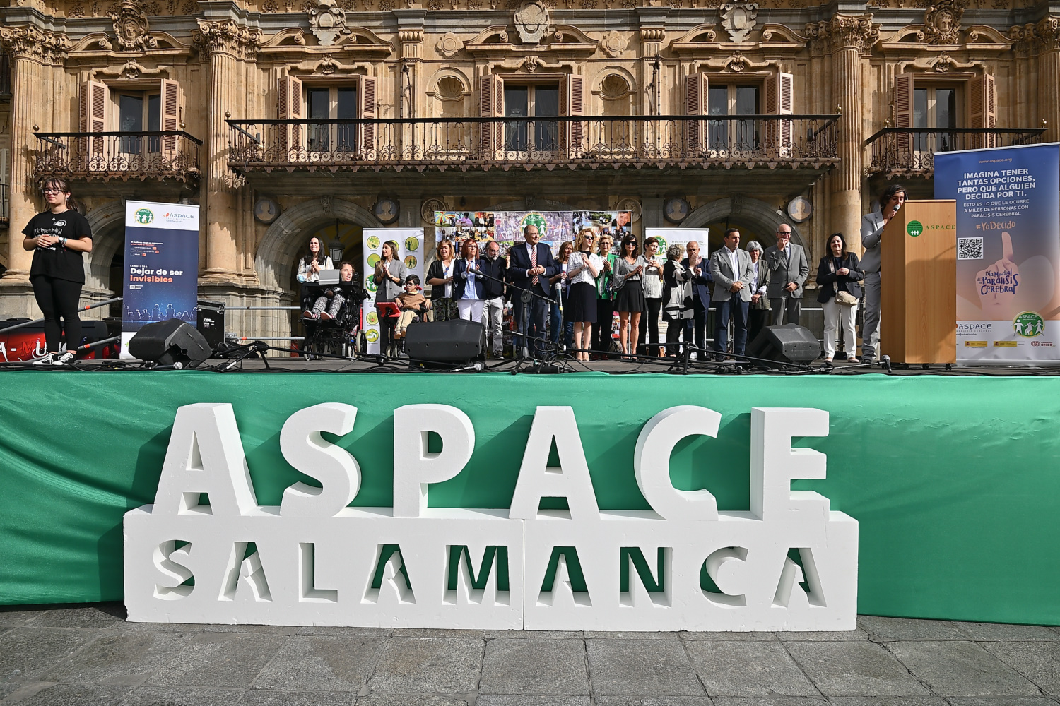 Actos organizados en la Plaza Mayor por la asociacion Aspace Salamanca