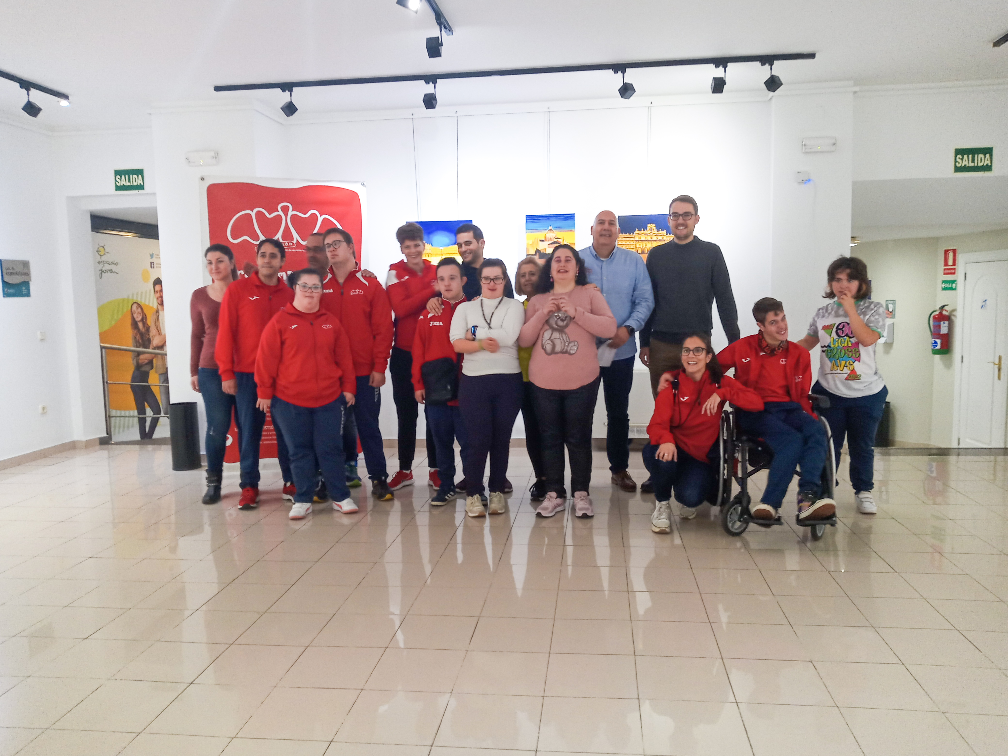 El Espacio Joven acoge la exposicion del taller de artes plasticas de la Fundacion AVIVA