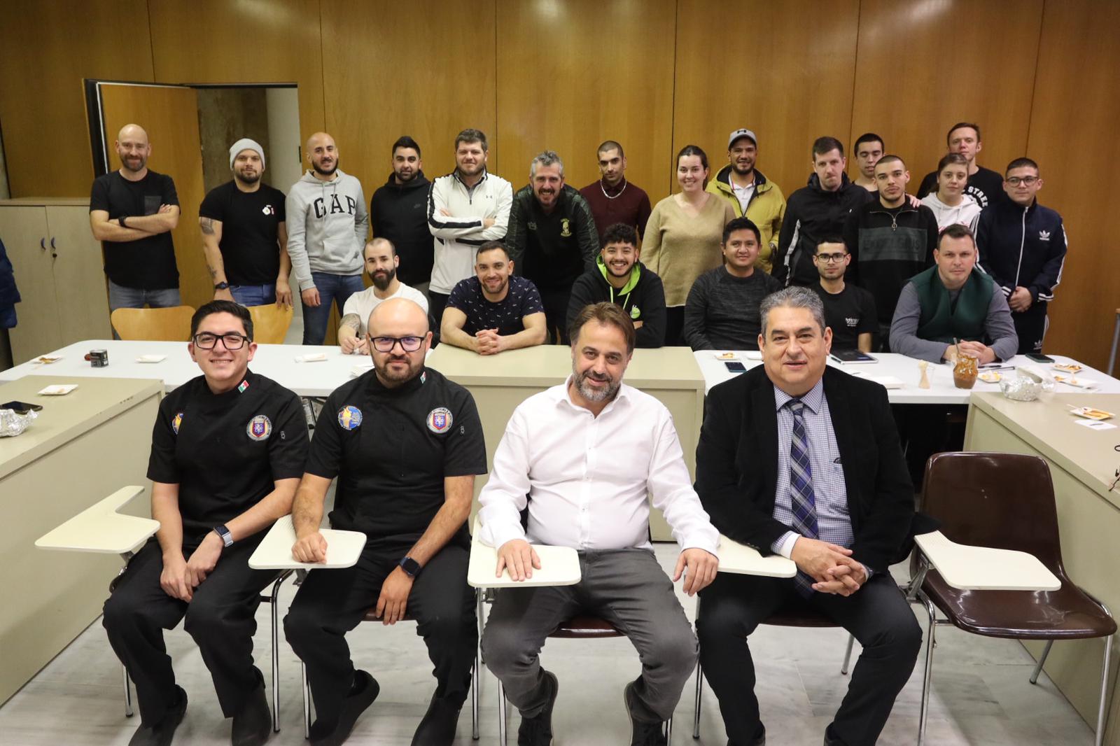 Fernando Castano clausura los cursos impartidos por chefs de Nuevo Leon