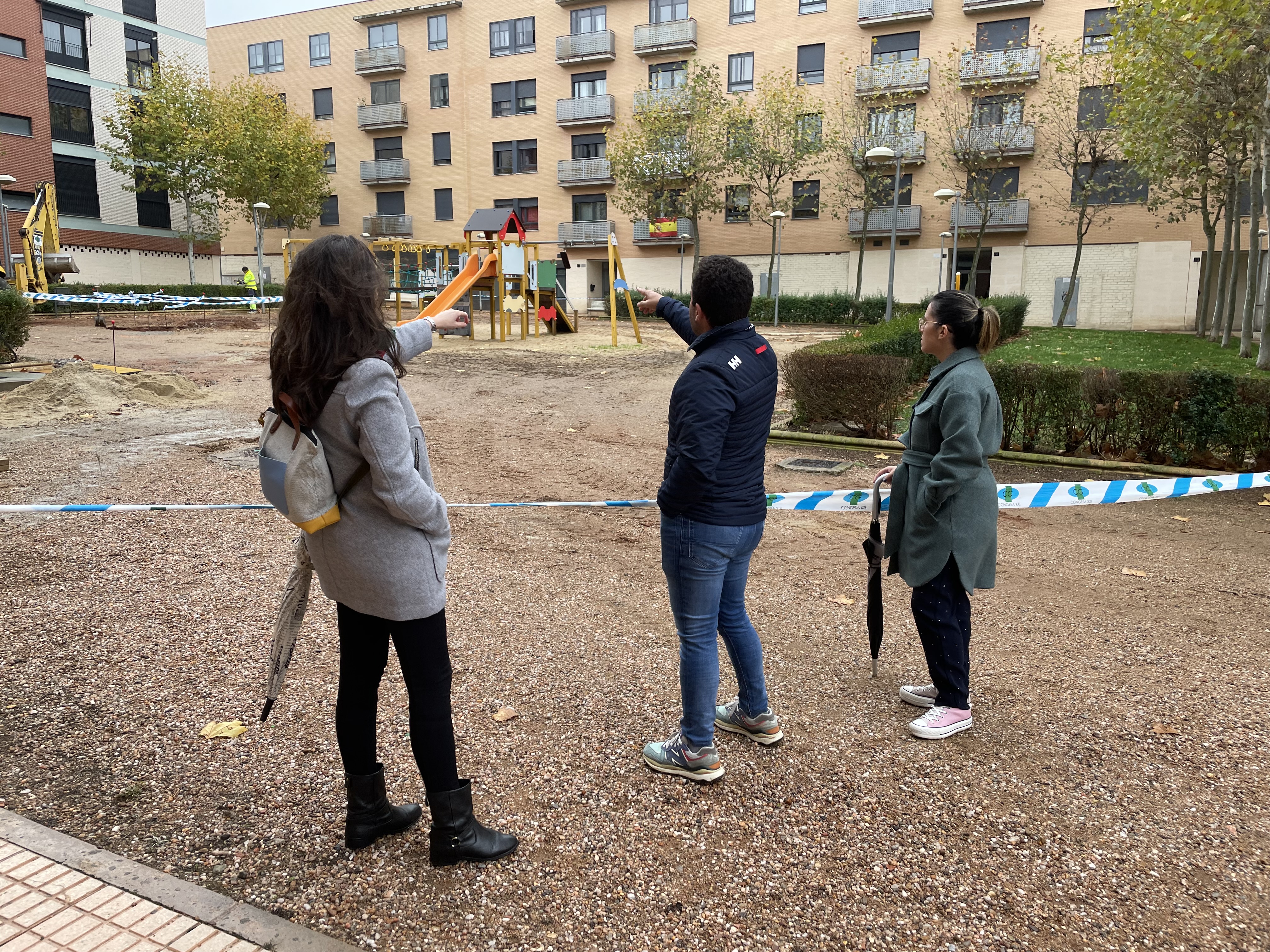 Obras de ampliacion y mejora de las zonas de juegos infantiles y espacios verdes en El Zurguen