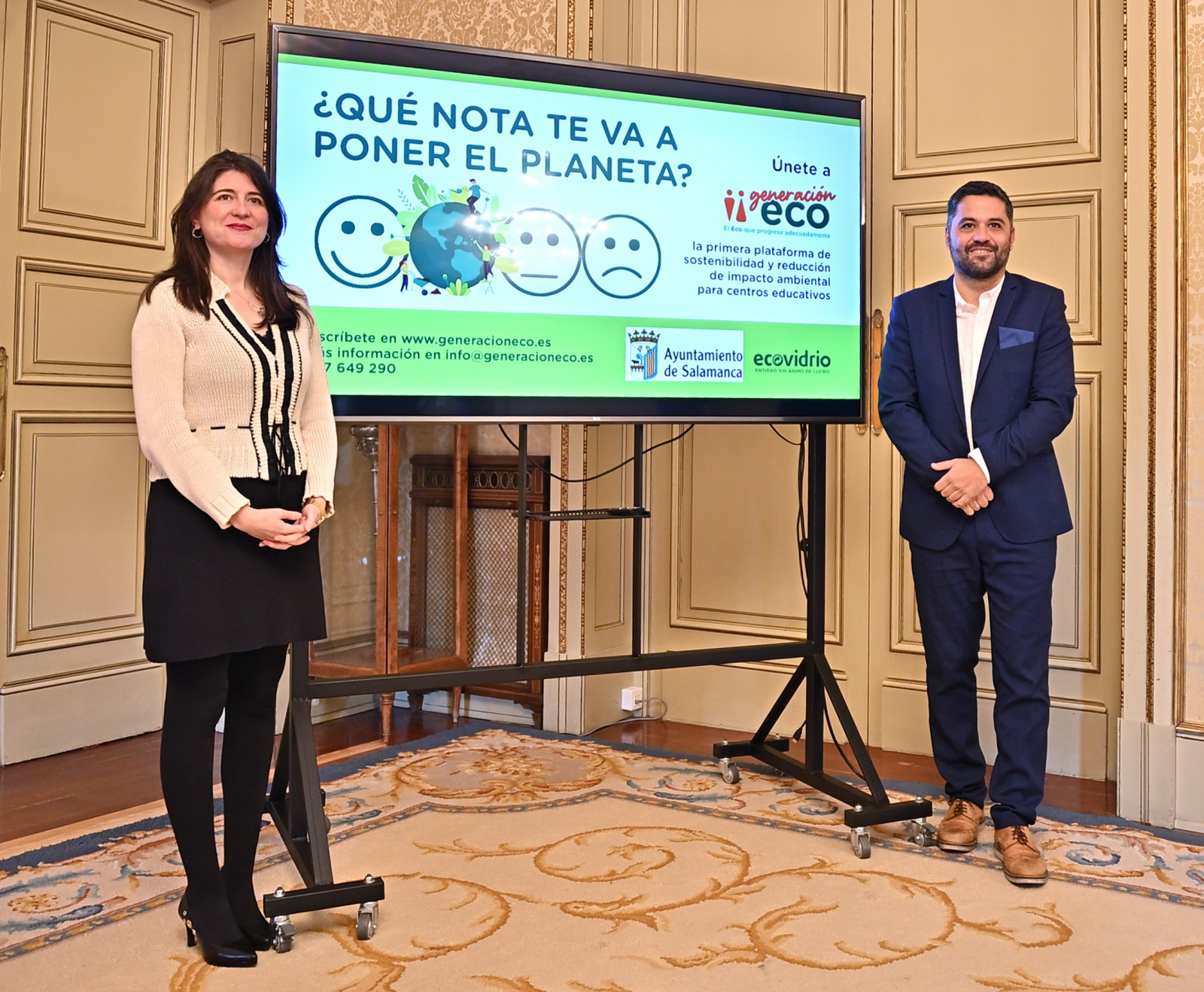La concejala Miryam Rodriguez y Jose Carlos Agustina  gerente de Ecovidrio