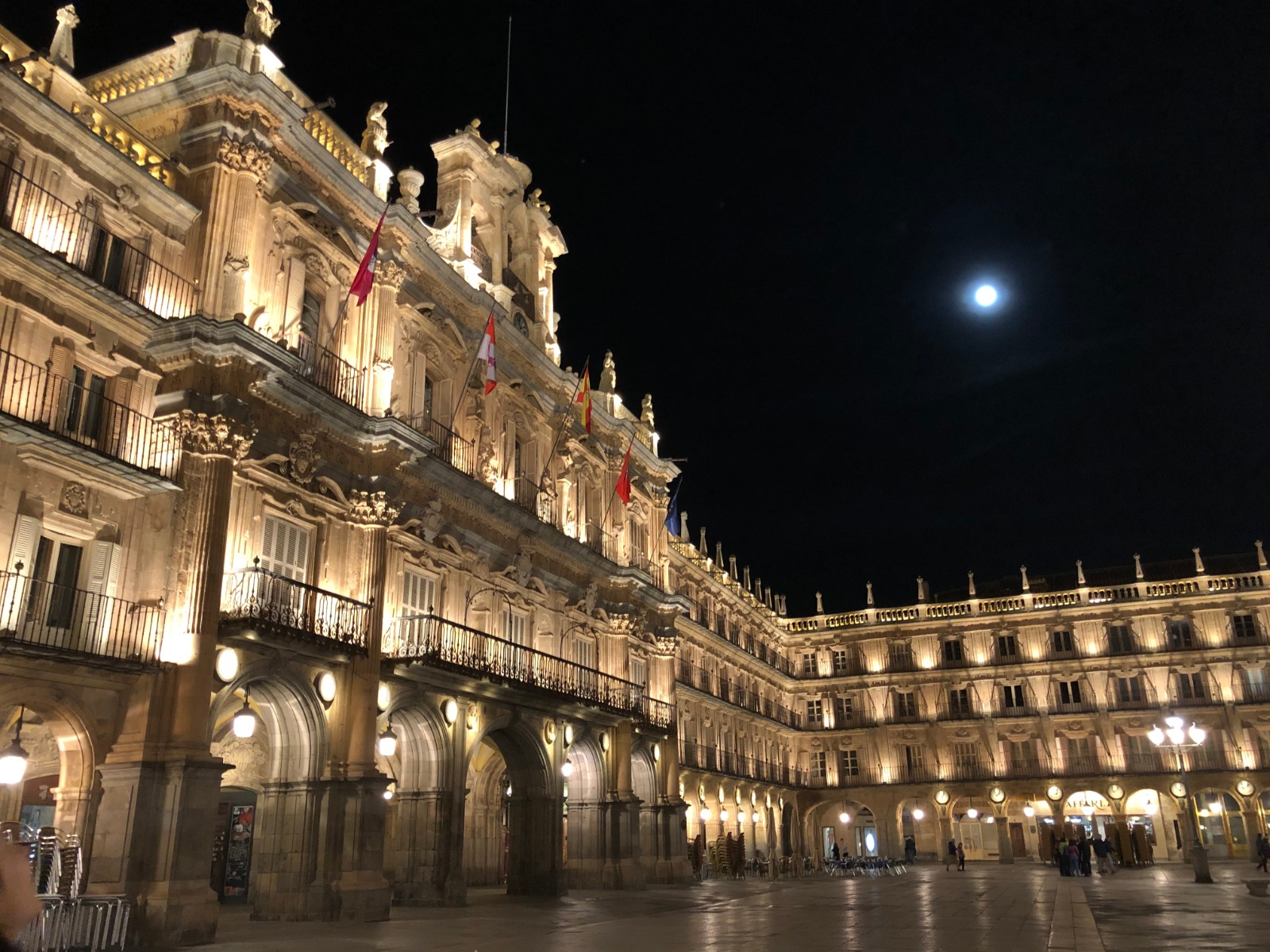 La fachada del Ayuntamiento de Salamanca se apagara cinco minutos contra la violencia de genero