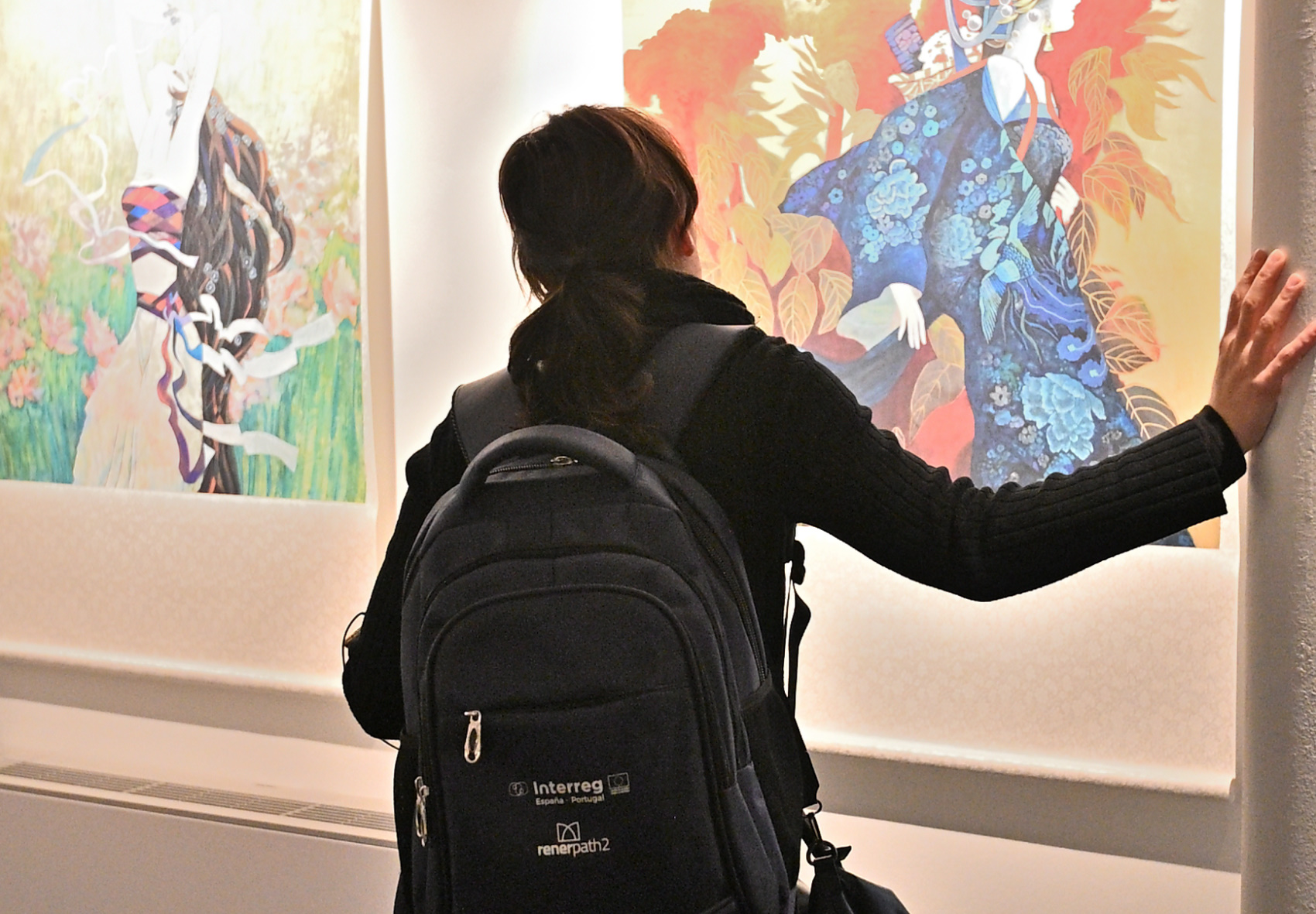 Muestra de la artista china Long Beini en el Palacio de Anaya