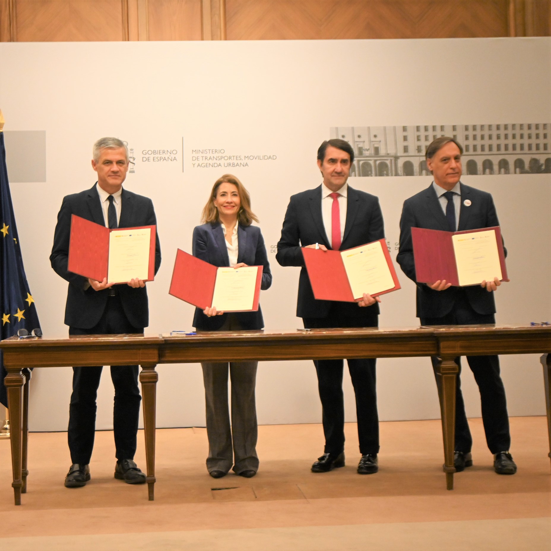 Firma del acuerdo de financiacion para incrementar el parque municipal de vivienda