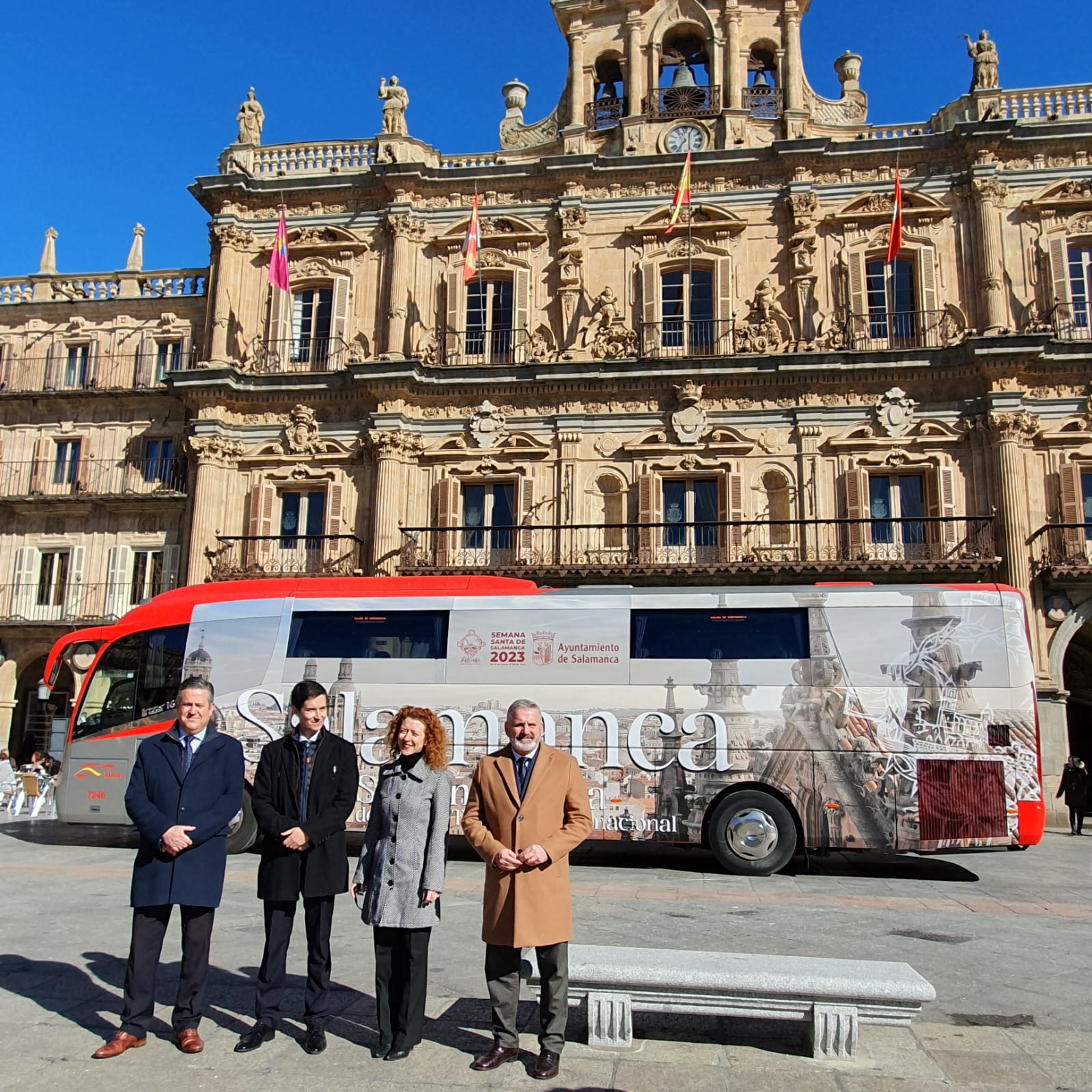 Salamanca promociona su Semana Santa en los autobuses del Grupo Avanza