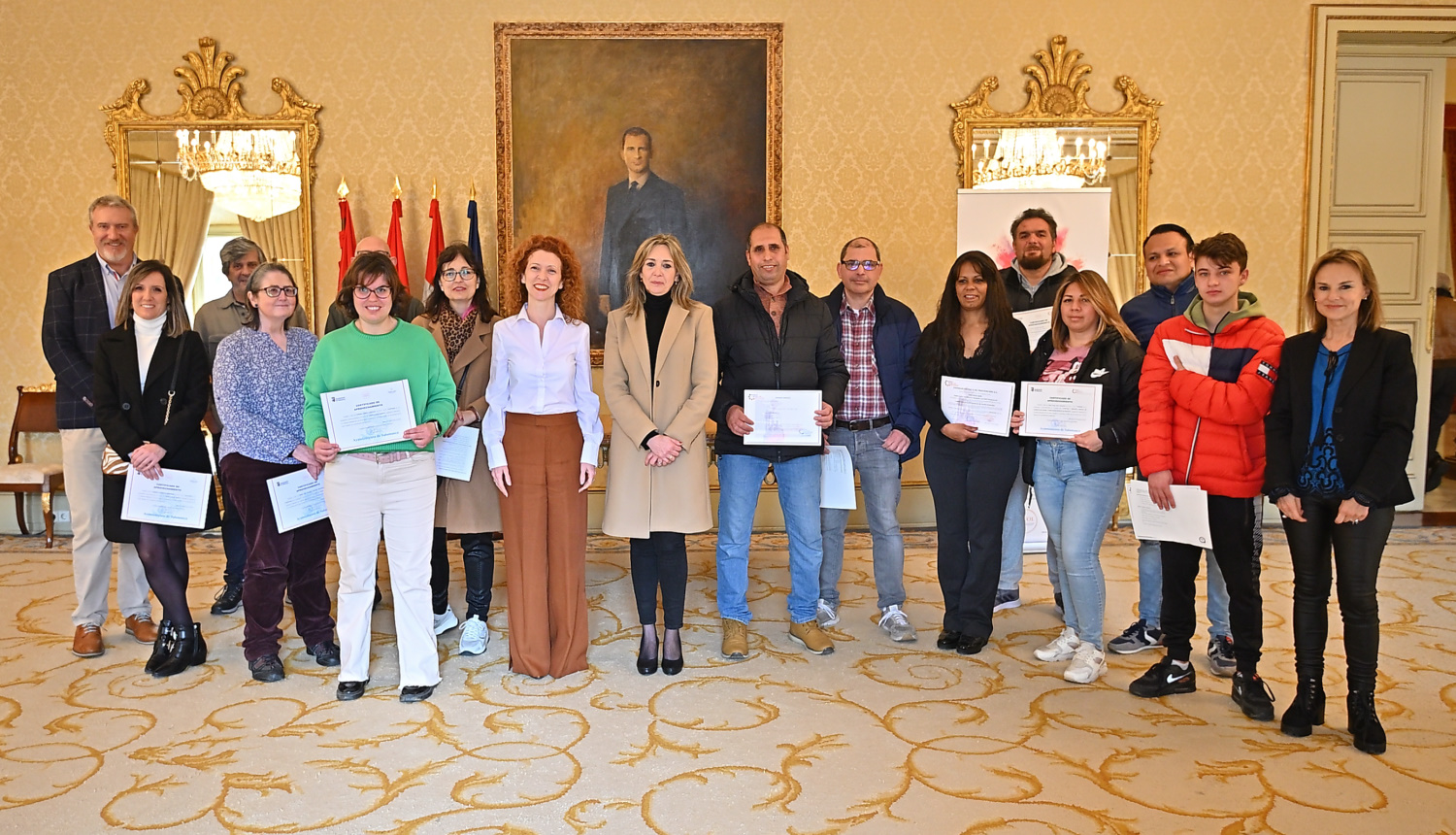 La concejala de Familia e Igualdad de Oportunidades entrega los diplomas a los alumnos del CEFOL