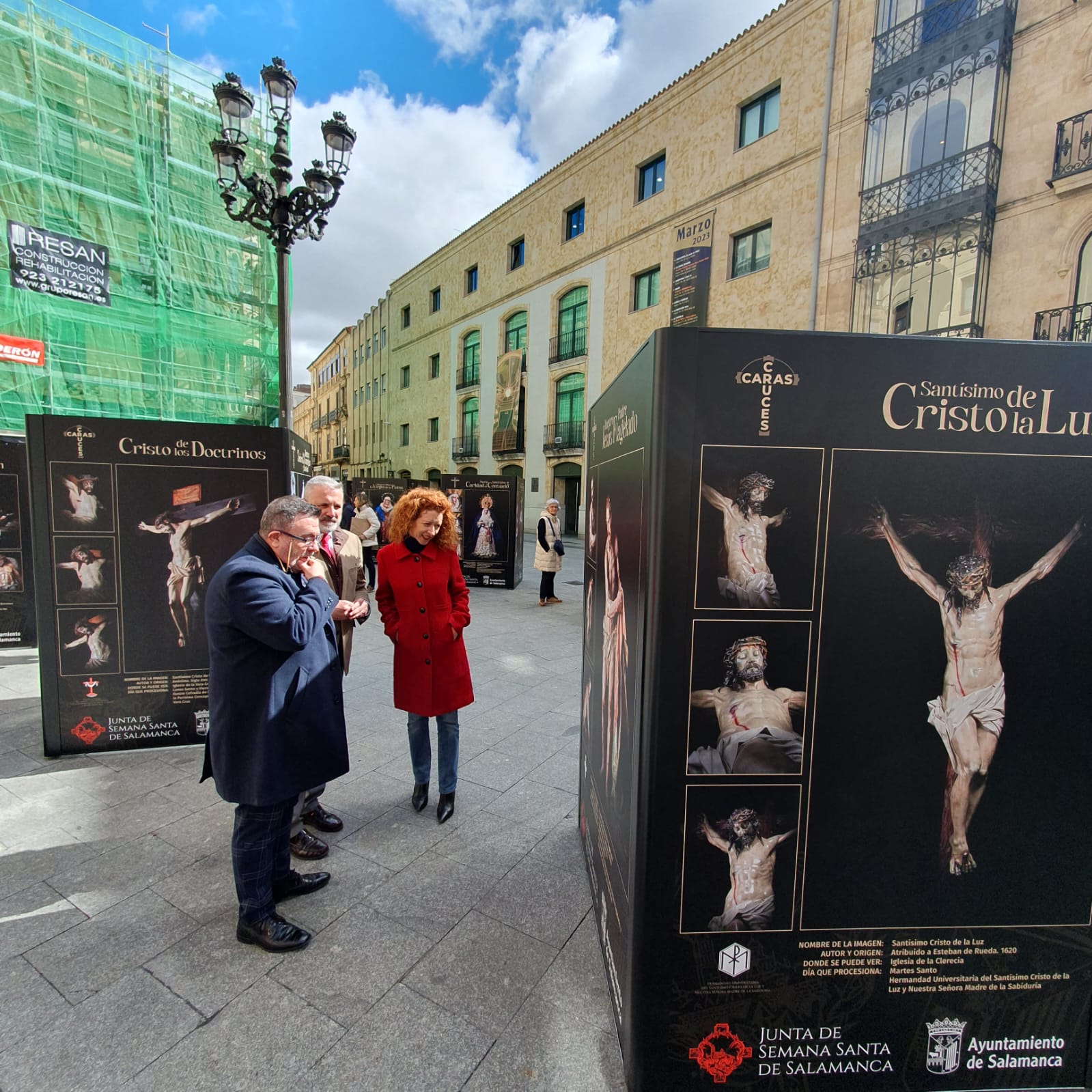 Exposicion  Caras y cruces. retratos de nuestra semana santa  en la plaza del liceo