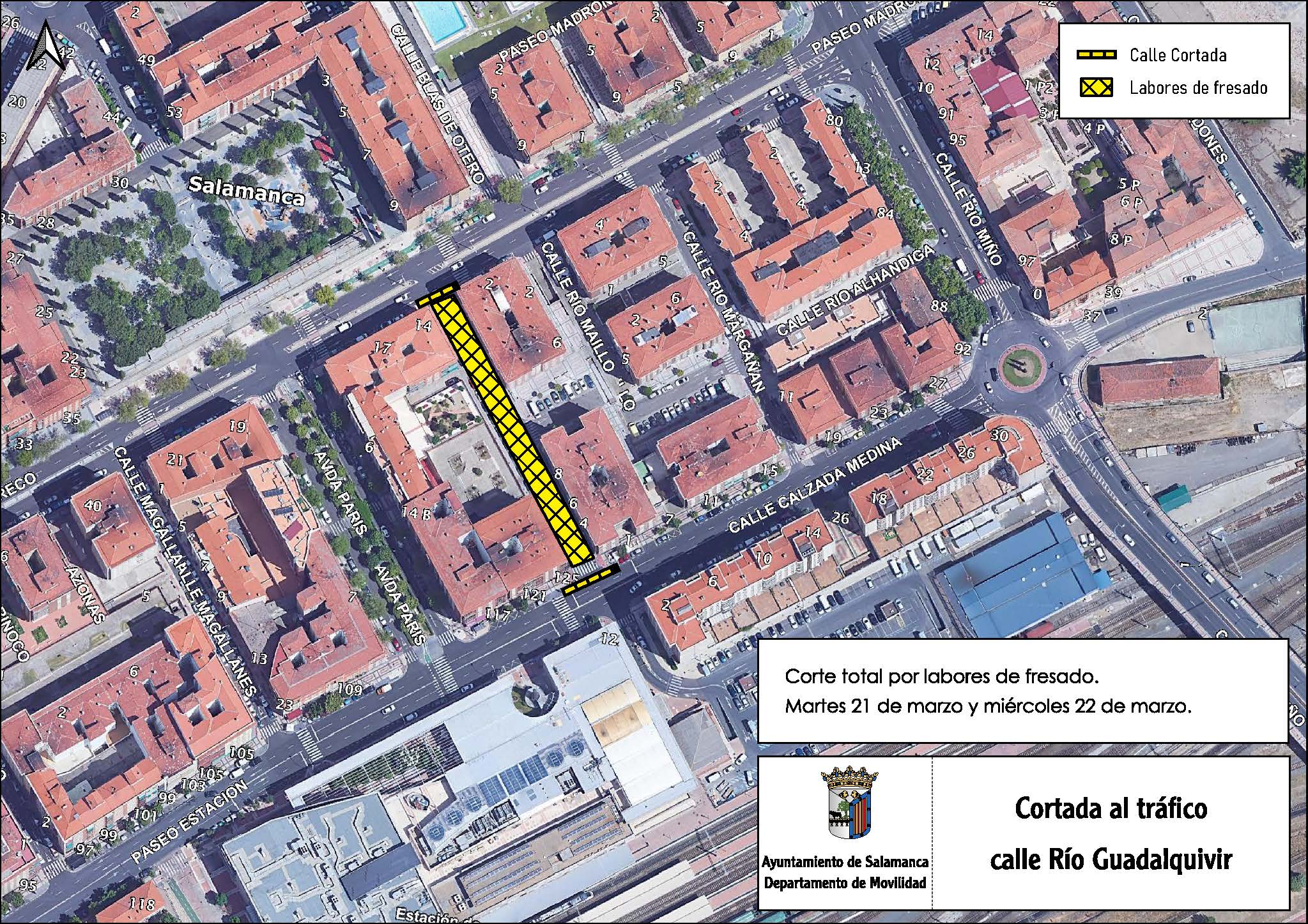 Corte al trafico de la calle Rio Guadalquivir con motivo de los trabajos de renovacion del firme