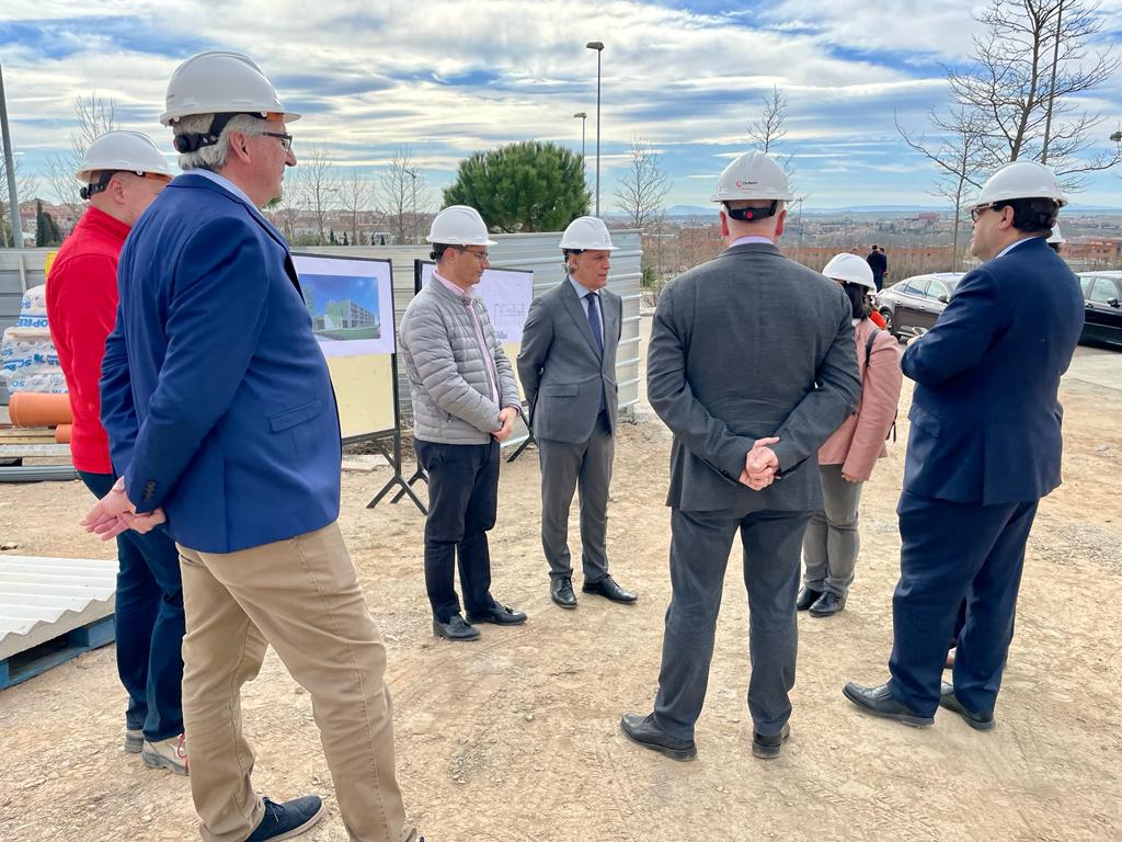 Visita a las obras de la futura Incubadora de Empresas de Biotecnologia  Bioingenieria y Salud