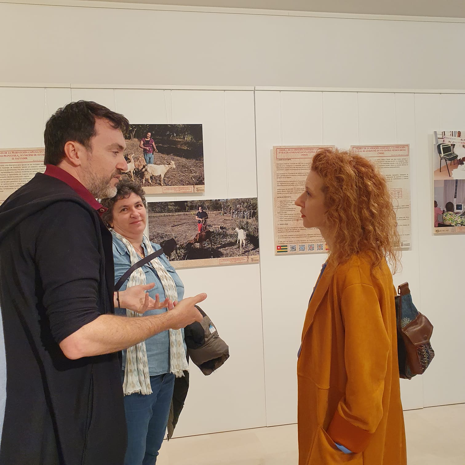 Ana Suarez  durante la inauguracion de la exposicion
